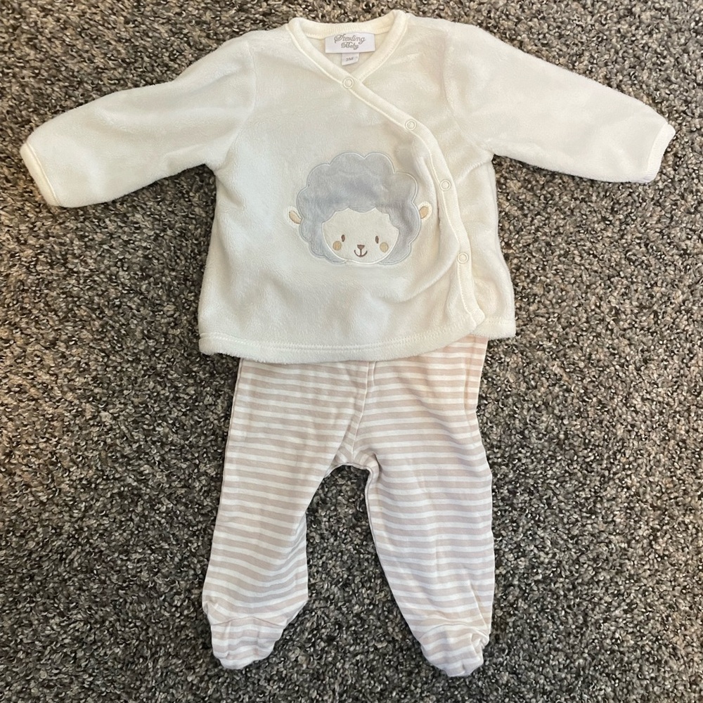 Baby girl matching sweater set (0-3 month)